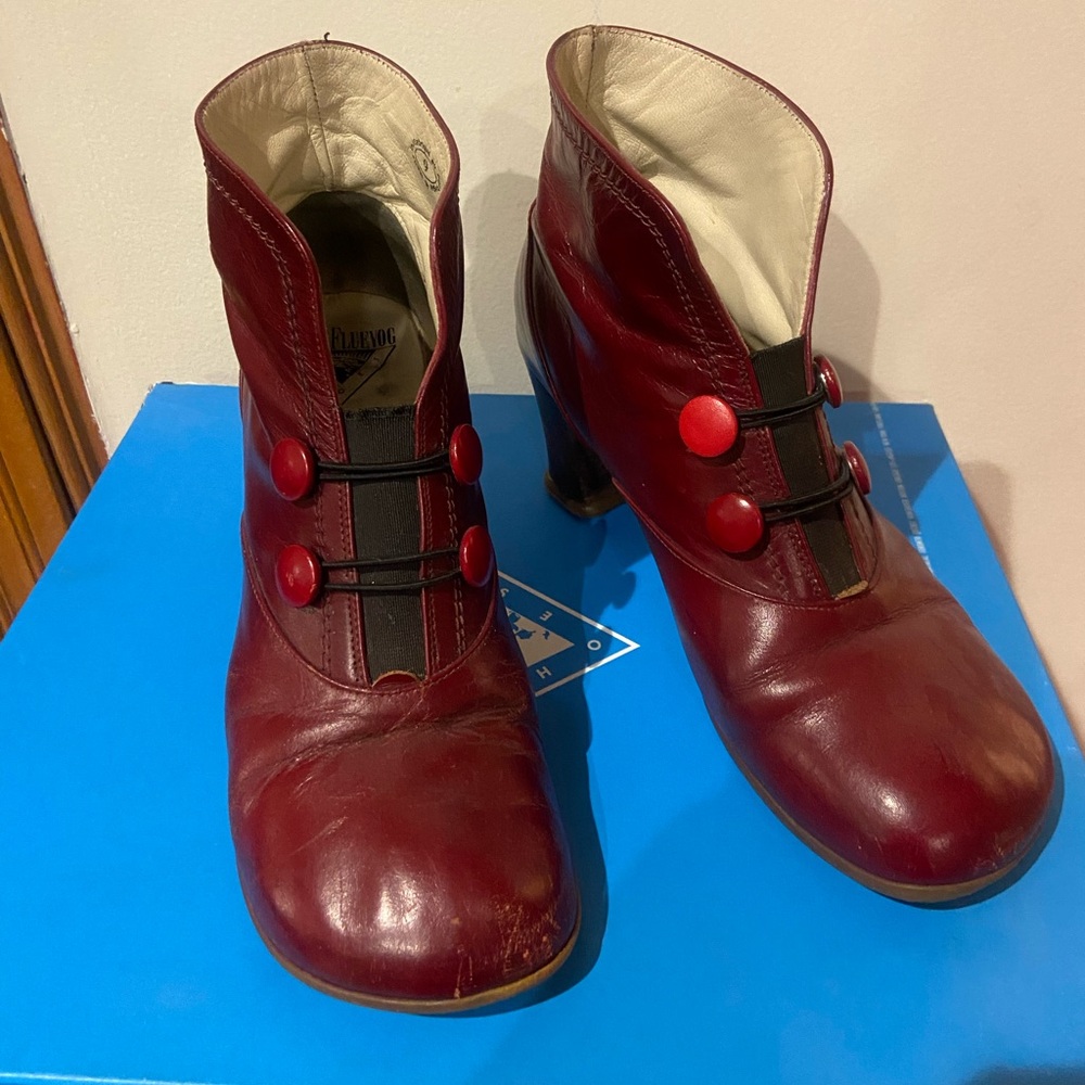 Burgundy red Fluevog Operetta boots size 9